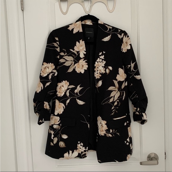 Dynamite Black Floral Blazer - Picture 1 of 4